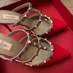 Valentino Rockstud Point-Toe Leather Mules - Red